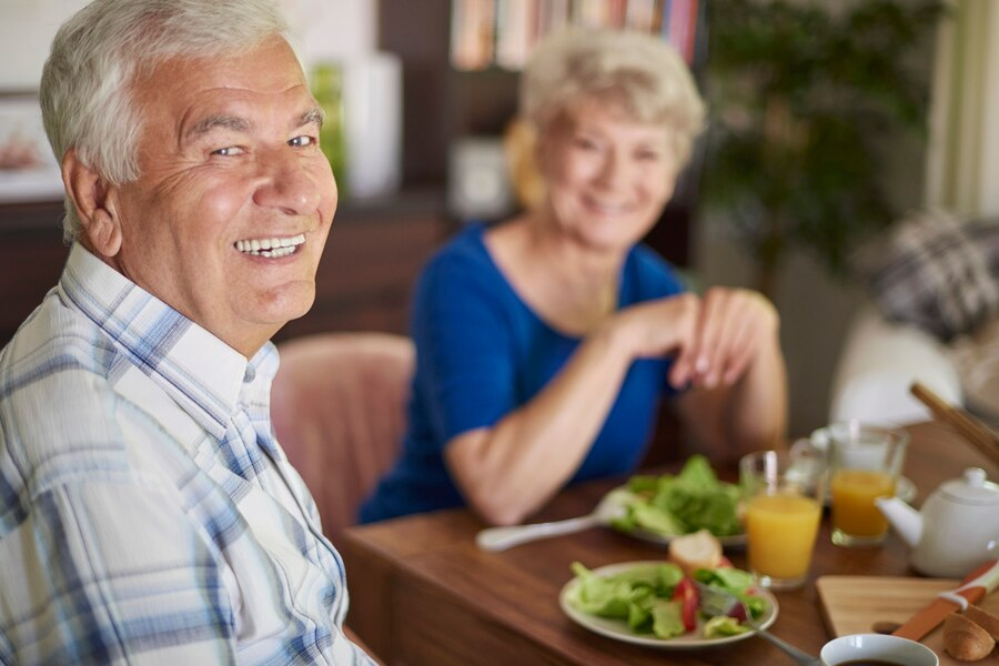 Thực phẩm chăm sóc sức khỏe người cao tuổi bị Alzheimer
