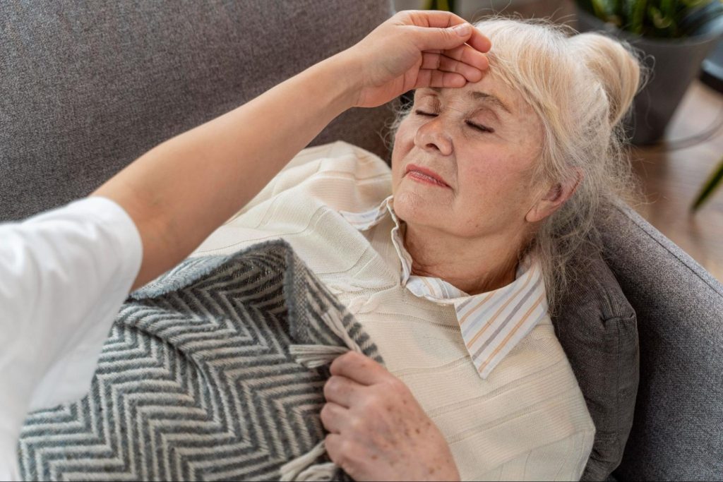 Chăm sóc sức khỏe người cao tuổi bị đau nửa đầu