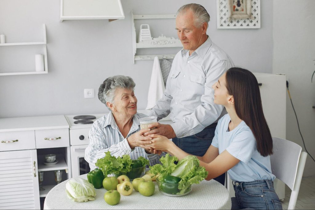 Cách chăm sóc sức khỏe gia đình để phòng ngừa ung thư